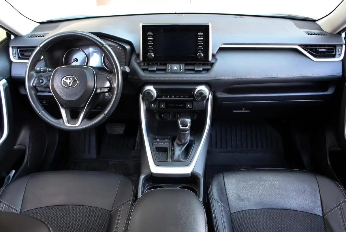 اجاره تویوتا راوفور 2018